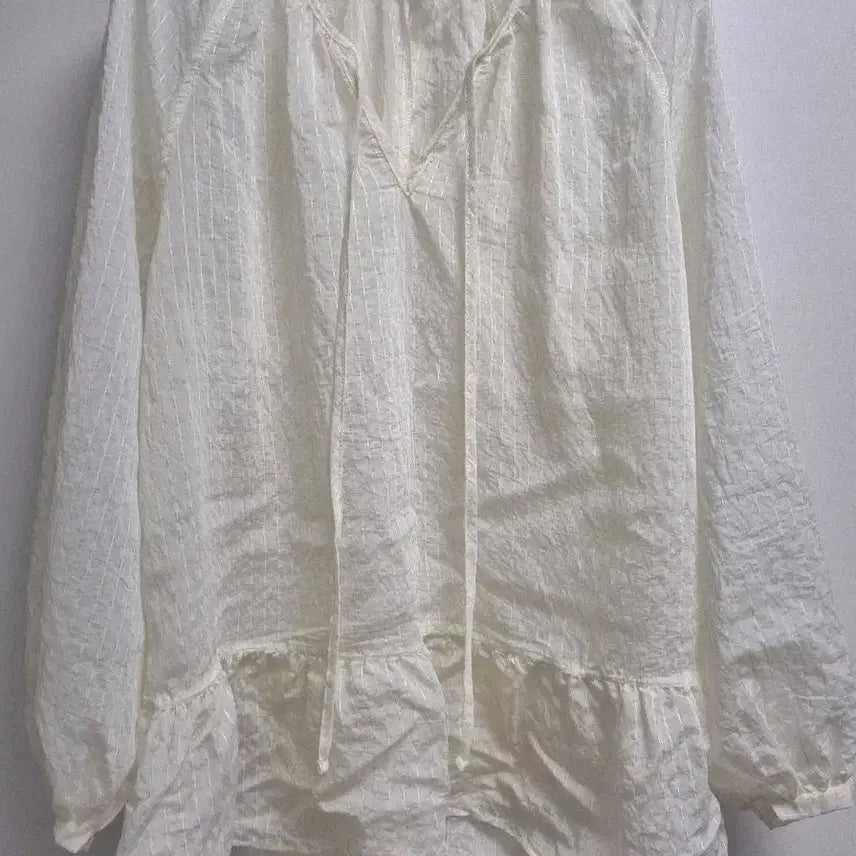 [BUNJANG] Oohah Ruffle Blouse Ivory / 오브오브 러플 블라우스