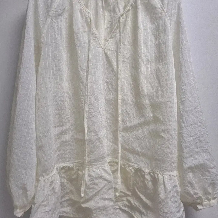 [BUNJANG] Oohah Ruffle Blouse Ivory / 오브오브 러플 블라우스