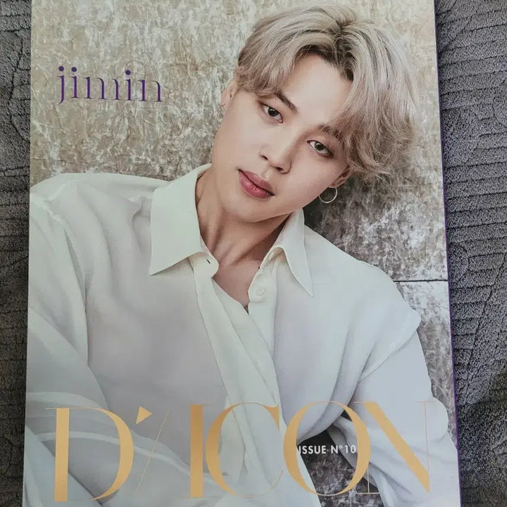 [BUNJANG] Dispatch DICON Jimin &amp; Group Photobook / 디스패치 디아이콘 지민  +  단체 화보집 (약 240p)