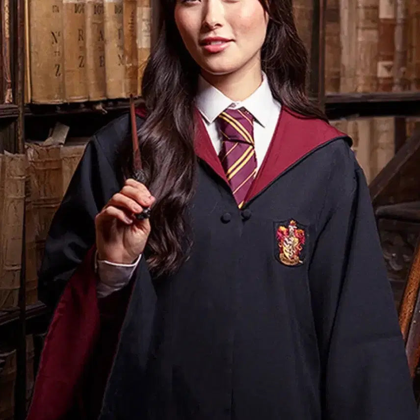 [BUNJANG] Tokyo Harry Potter Studio Tour Gryffindor Robe and Crest Scarf Set / 도쿄 해리포터 스튜디오 그리핀도르 망토+스카프 셋업