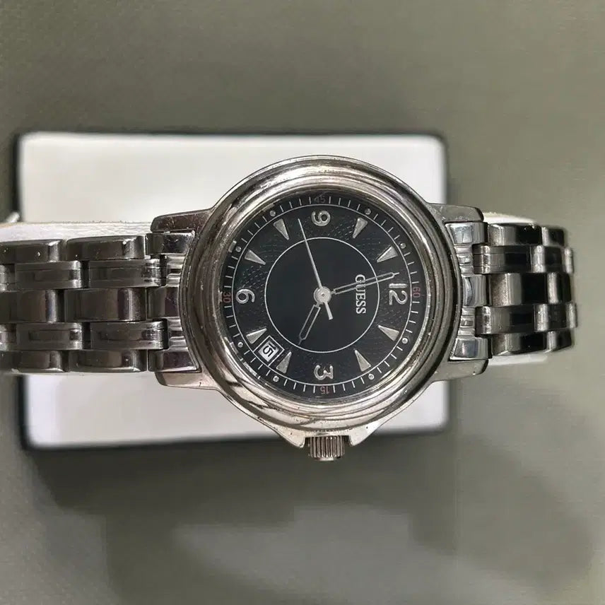 [SOLD OUT] 게스 빈티지 여성 메탈시계