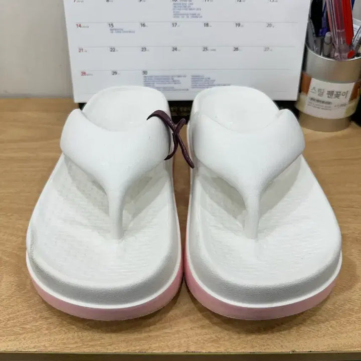 [BUNJANG] Saint Satin Platform Flip-Flops (250mm) / (후기2,042/상태좋음)세인트새틴 키높이 쪼리(250mm/39-40)