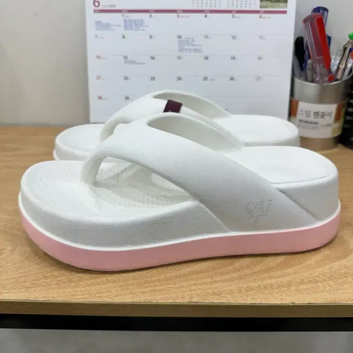 [BUNJANG] Saint Satin Platform Flip-Flops (250mm) / (후기2,042/상태좋음)세인트새틴 키높이 쪼리(250mm/39-40)