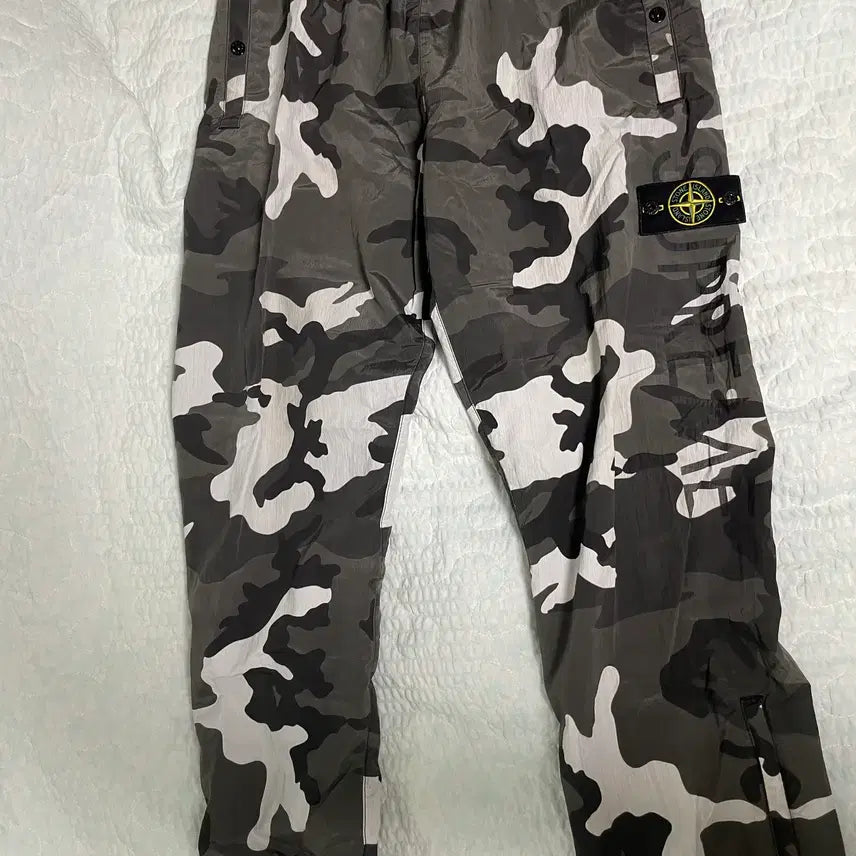 [BUNJANG] Supreme Stone Island 16ss Nylon Track Pants Camo L / [L] 슈프림 스톤아일랜드 16ss 나일론 트랙팬츠 카모