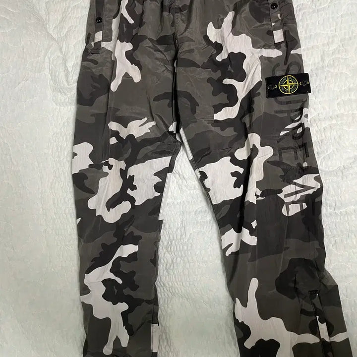 [BUNJANG] Supreme Stone Island 16ss Nylon Track Pants Camo L / [L] 슈프림 스톤아일랜드 16ss 나일론 트랙팬츠 카모