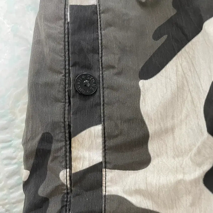 [BUNJANG] Supreme Stone Island 16ss Nylon Track Pants Camo L / [L] 슈프림 스톤아일랜드 16ss 나일론 트랙팬츠 카모