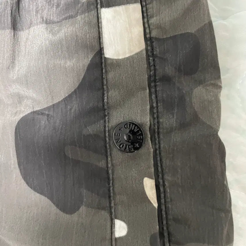 [BUNJANG] Supreme Stone Island 16ss Nylon Track Pants Camo L / [L] 슈프림 스톤아일랜드 16ss 나일론 트랙팬츠 카모