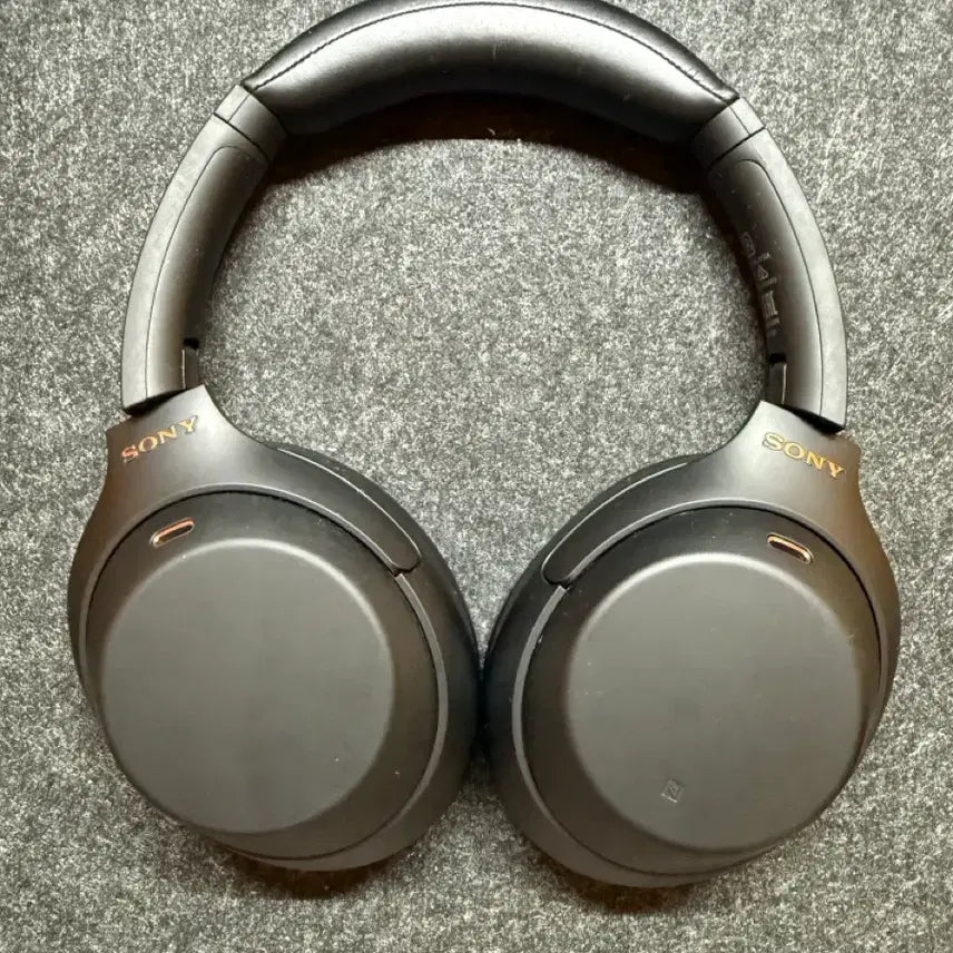 [BUNJANG] Sony WH-1000XM4 Black Headphones with Full Original Packaging and Stand / 소니 WH-1000XM4 블랙 풀박스 / 정품구성품 포함 / 거치대 포함