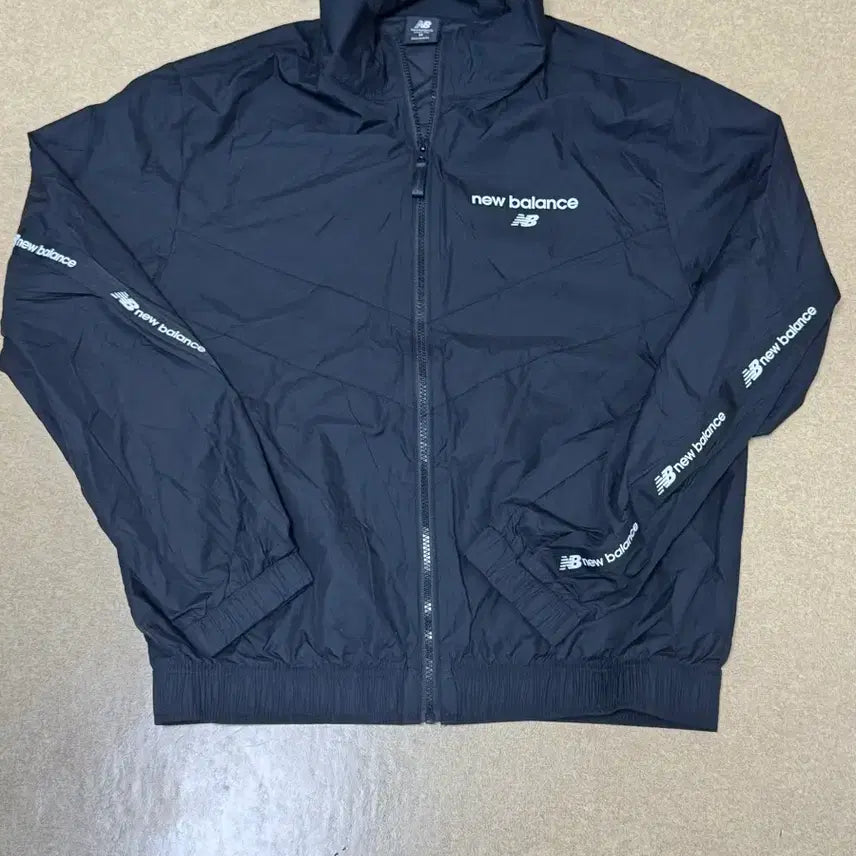 [BUNJANG] New Balance Black Windbreaker Jacket / 뉴발란스 바람막이 검정색(M)