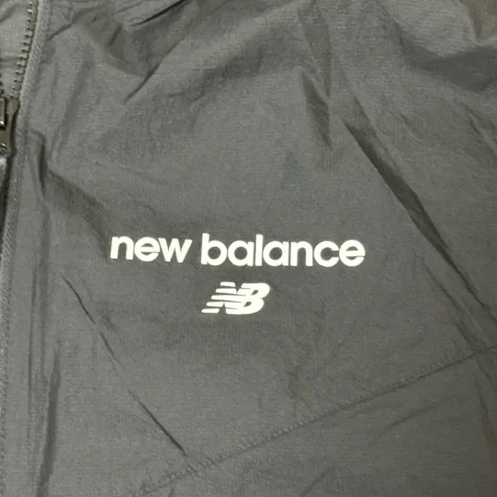 [BUNJANG] New Balance Black Windbreaker Jacket / 뉴발란스 바람막이 검정색(M)