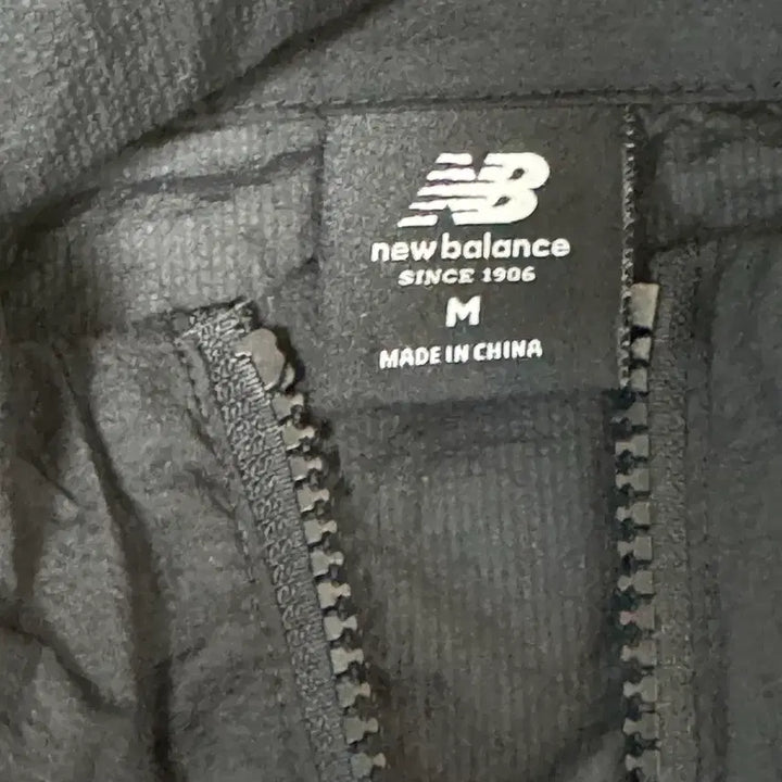 [BUNJANG] New Balance Black Windbreaker Jacket / 뉴발란스 바람막이 검정색(M)