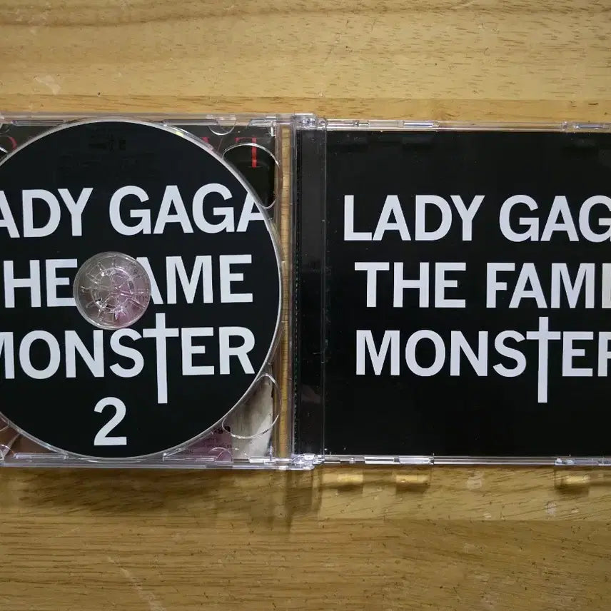 [BUNJANG] Lady Gaga The Fame Monster 2CD / CD 음반 LADY GAGA 레이디 가가 The Fame Monster