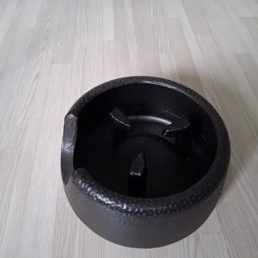 [BUNJANG] Vintage Cast Iron Teapot Stand / 무쇠 주전자 받침대 빈티지나 전시용으로 아주 품위있고 분위기어느곳이든 한