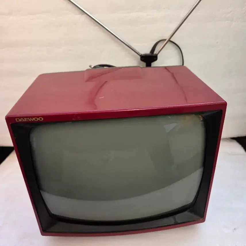 [BUNJANG] Daewoo Vintage Red Television / 대우 빈티지 TV 적색