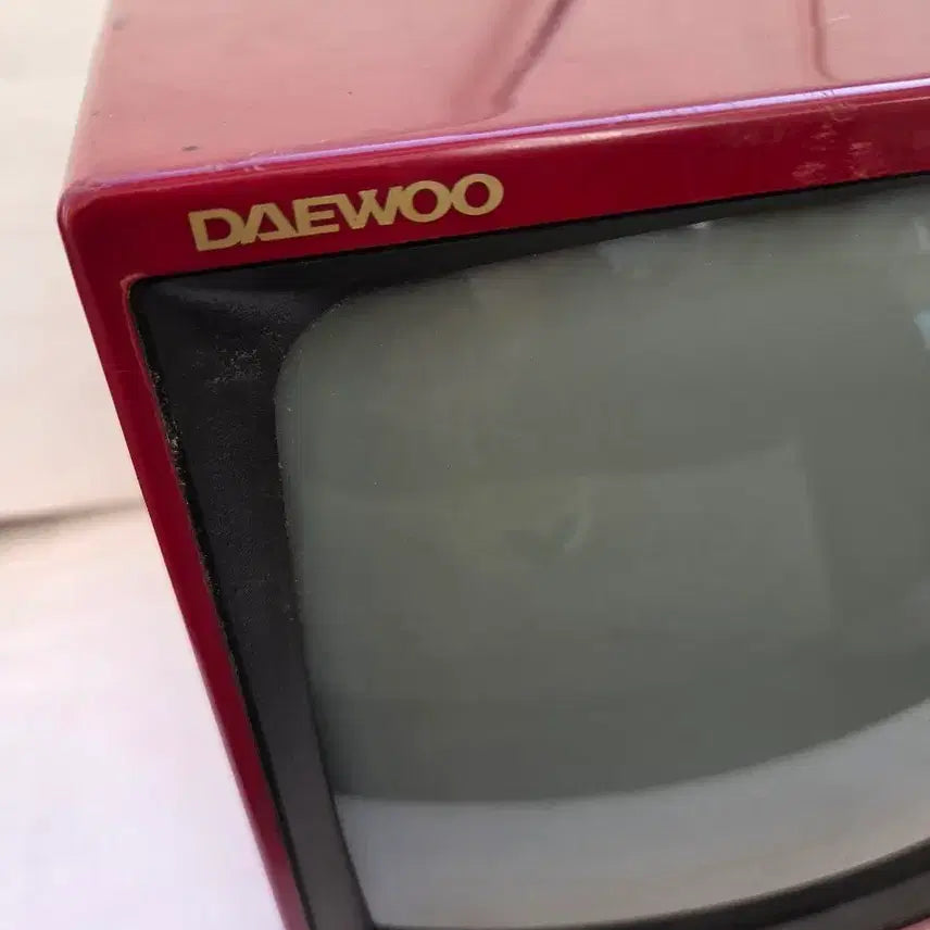 [BUNJANG] Daewoo Vintage Red Television / 대우 빈티지 TV 적색