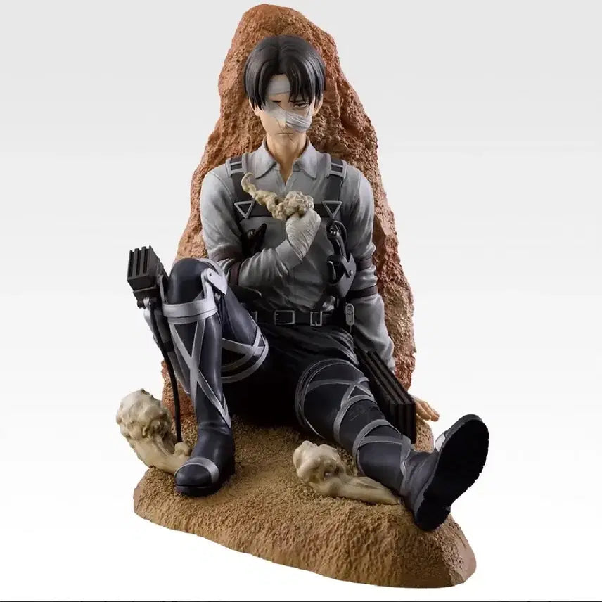 [BUNJANG] Attack on Titan Ichiban Kuji Levi &amp; Beast Titan Figure Bundle Set / 진격의거인 제일복권 C상 리바이, 라스트상 짐승거인 일괄 판매