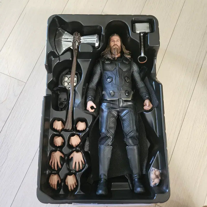 [BUNJANG] Hot Toys Avengers: Endgame Thor 1/6 Scale Figure / 핫토이 어벤져스 엔드게임 토르 1/6 스케일 피규어