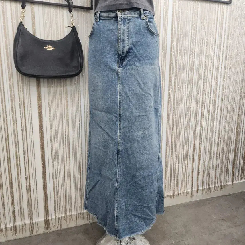 [BUNJANG] Zara Long Denim Skirt Vintage Hem Size 28 / 자라 롱 데님 스커트 28사이즈 밑단 빈티지한 스타일