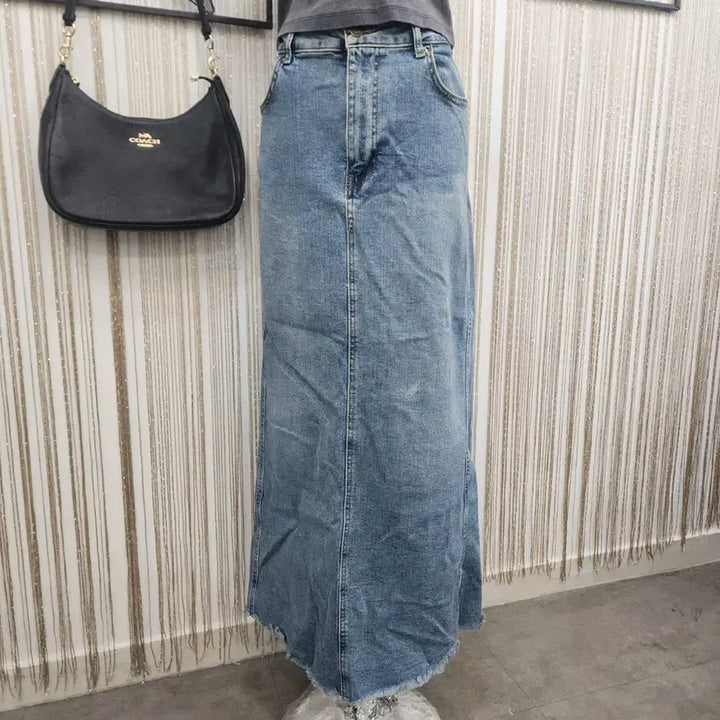 [BUNJANG] Zara Long Denim Skirt Vintage Hem Size 28 / 자라 롱 데님 스커트 28사이즈 밑단 빈티지한 스타일