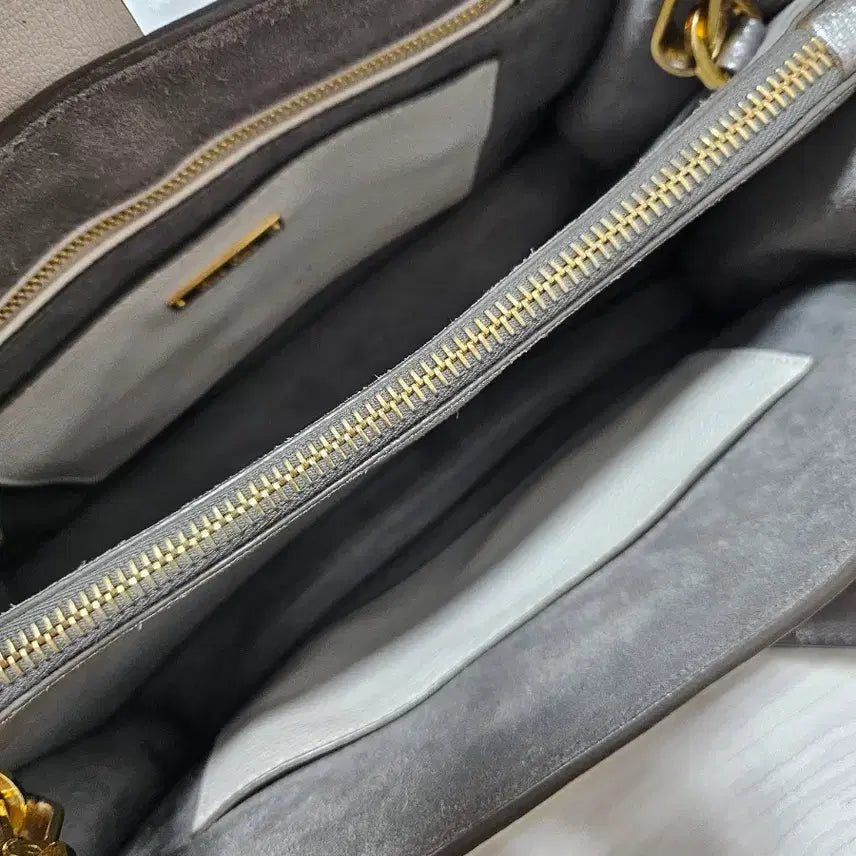 [BUNJANG] Miu Miu Madras Leather Satchel Crossbody Bag / 정품) 미우미우 마드라스 가죽 사첼 크로스백