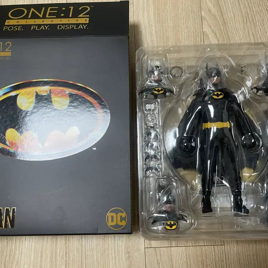 [BUNJANG] Mezco 1978 Superman &amp; 1989 Batman 6-Inch Action Figure Bundle Set / 6인치 피규어 메즈코 올드 슈퍼맨 배트맨 일괄