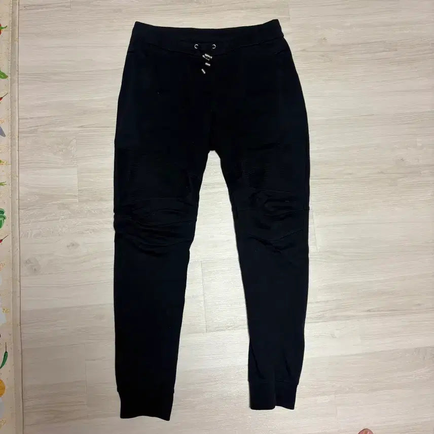 [BUNJANG] Balmain Logo Patch Jogger Training Pants Black L / 발망 로고 포인트 블랙 트레이닝 팬츠