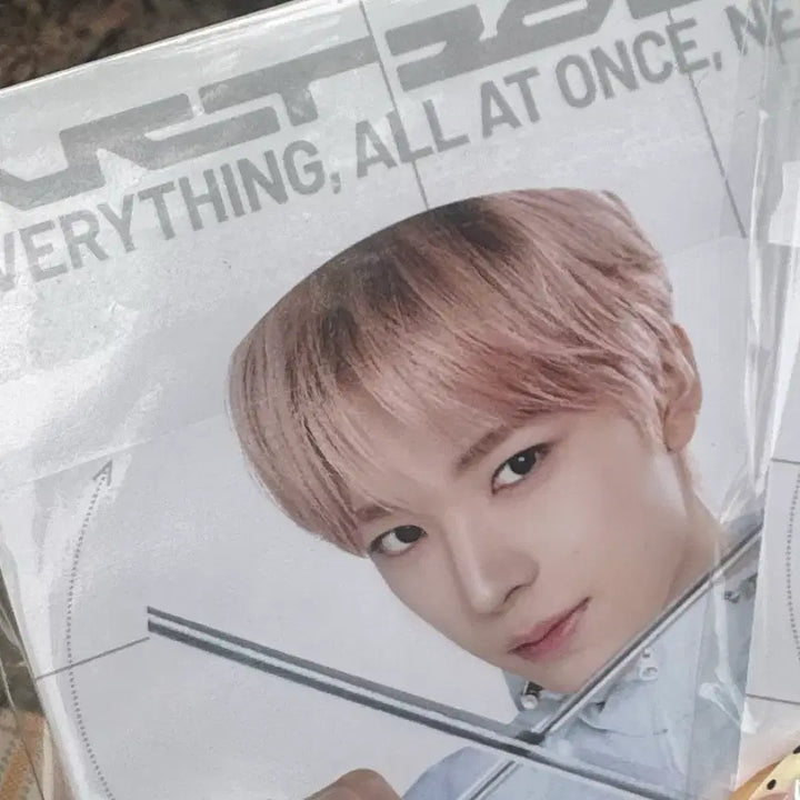 [BUNJANG] NCT WISH Yushi Entry Reward Mission Badge Neo Ground / 엔시티위시 엔위시 유우시 입장 리워드 미션 뱃지 네오그라운드