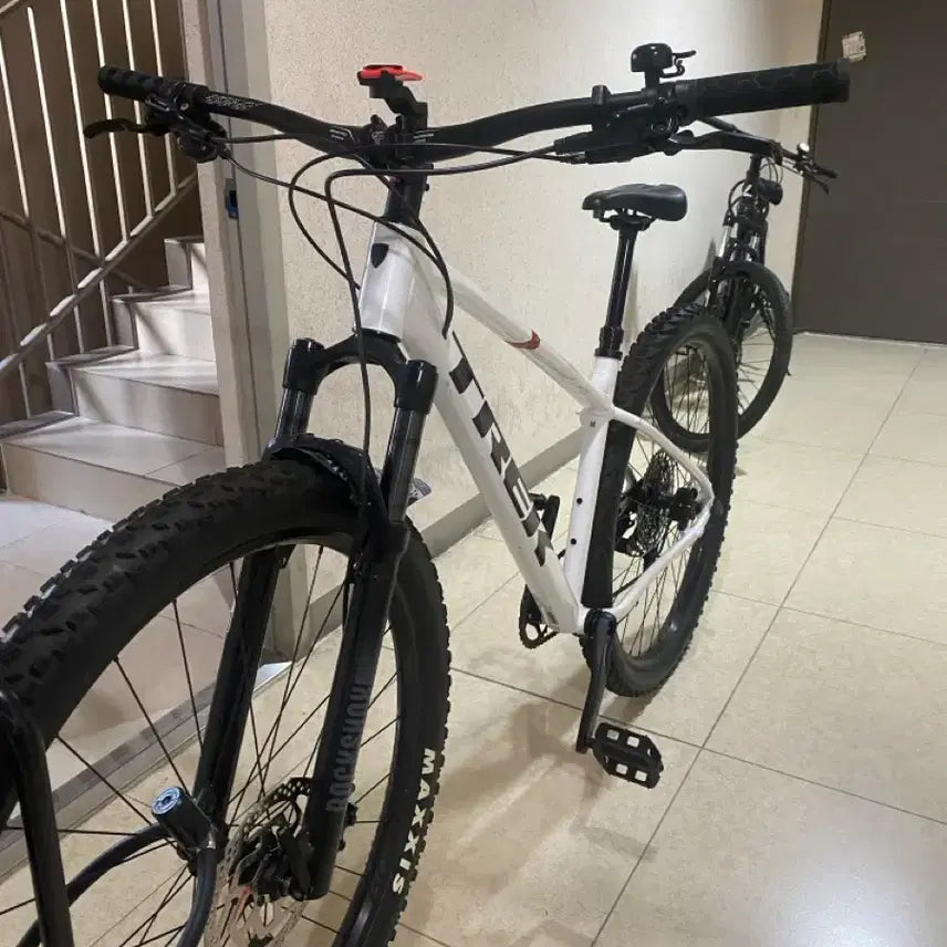 [BUNJANG] Trek Marlin MTB Bicycle - White / 트랙 자전거