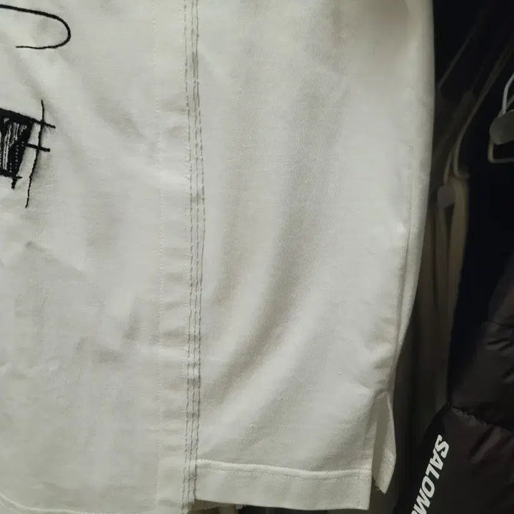 [BUNJANG] Songzio x Mickey Mouse Collaboration Limited Edition T-Shirt / 송지오x미키마우스 콜라보 한정판 티셔츠