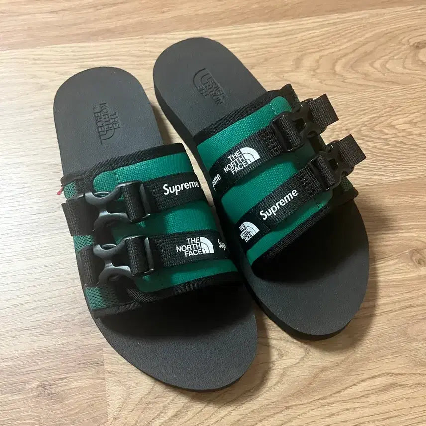 [BUNJANG] Supreme x The North Face SS22 Green Slides (Size US 8 / 260) / 22ss 슈프림 노스페이스 슬리퍼 그린 260사이즈