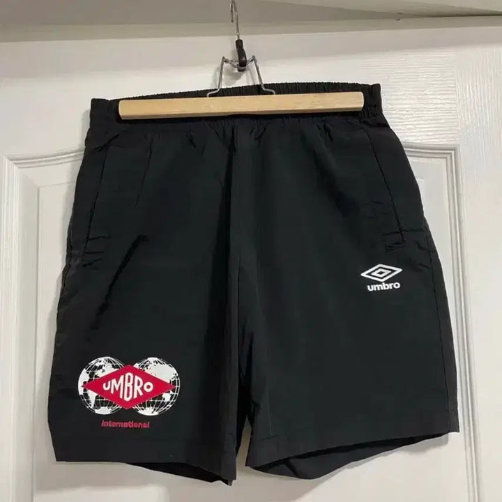 [BUNJANG] Umbro Woven Shorts Size M / 엄브로우븐반바지m