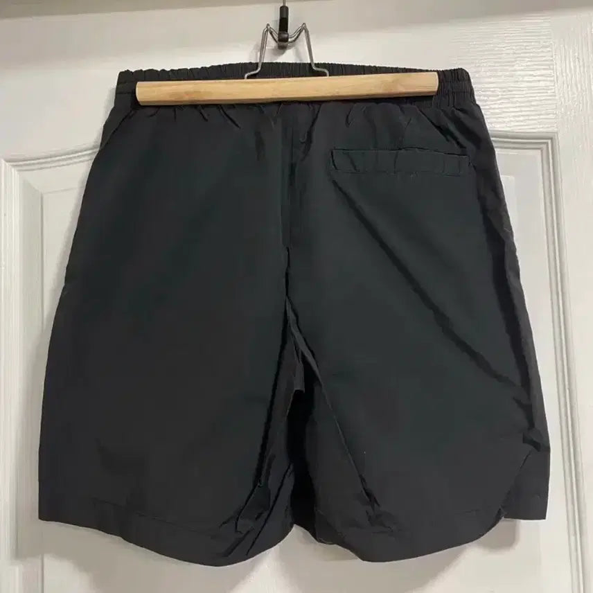 [BUNJANG] Umbro Woven Shorts Size M / 엄브로우븐반바지m