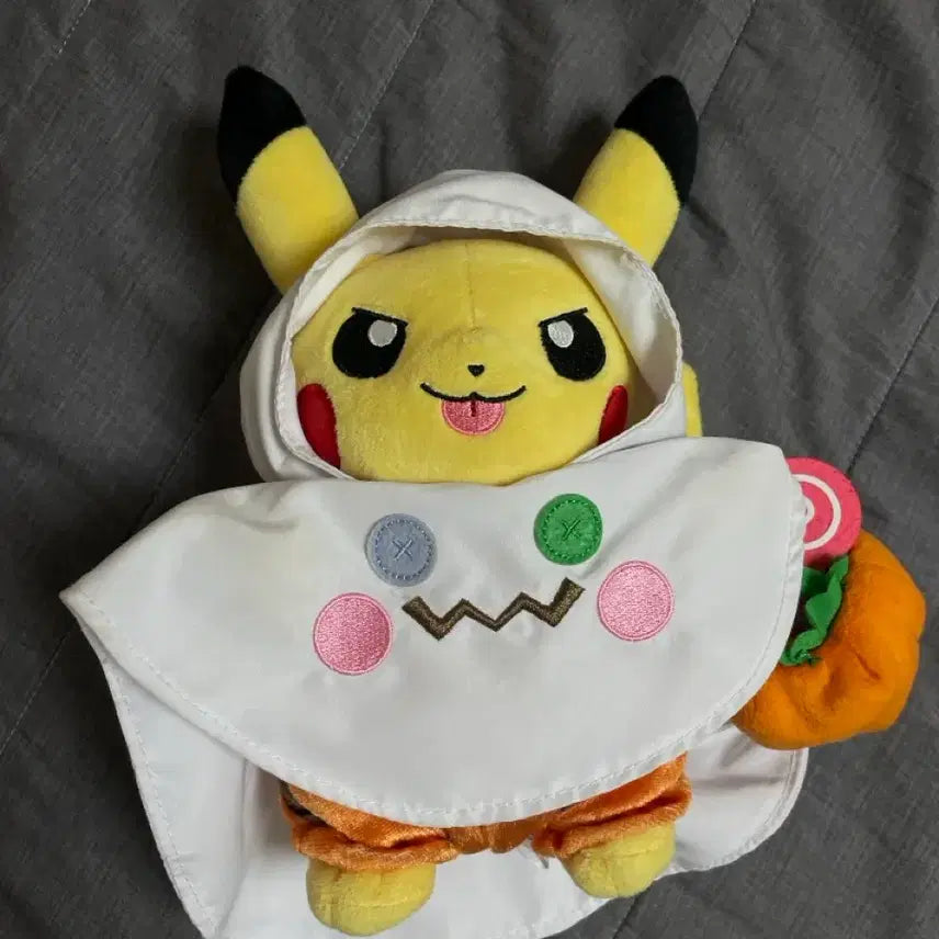 [BUNJANG] Pokemon Center 2017 Halloween Pikachu Plush (Medium Size) / [레어/희귀] 2017년 포켓몬센터 할로윈 피카츄 인형