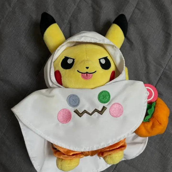 [BUNJANG] Pokemon Center 2017 Halloween Pikachu Plush (Medium Size) / [레어/희귀] 2017년 포켓몬센터 할로윈 피카츄 인형