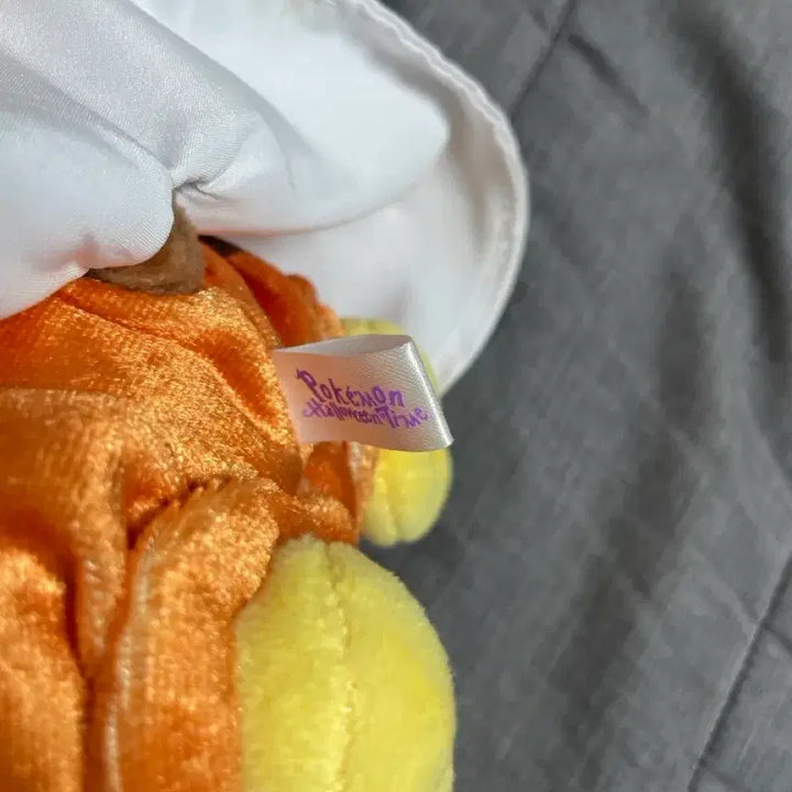 [BUNJANG] Pokemon Center 2017 Halloween Pikachu Plush (Medium Size) / [레어/희귀] 2017년 포켓몬센터 할로윈 피카츄 인형