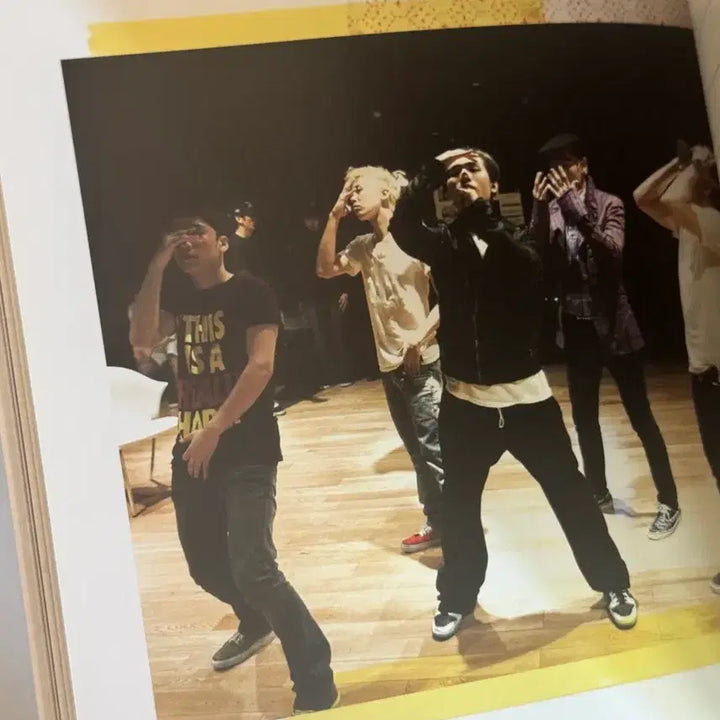 [BUNJANG] BIGBANG 2011 BIGSHOW Making DVD Photobook / 빅뱅 2011 빅쇼 메이킹 dvd 포토북