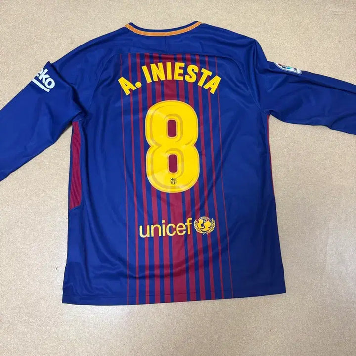 [BUNJANG] FC Barcelona 17-18 Iniesta Long Sleeve Jersey / FC 바르셀로나 17-18 시즌 롱슬리브 이니에스타 유니폼