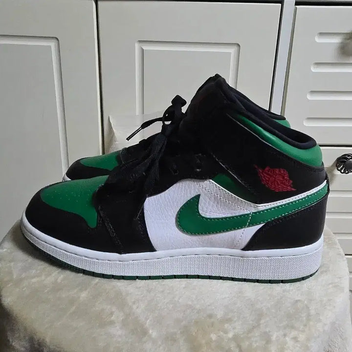 [BUNJANG] Nike Air Jordan 1 Mid Green Toe / 240/나이키 에어 조던 1 미드그린토