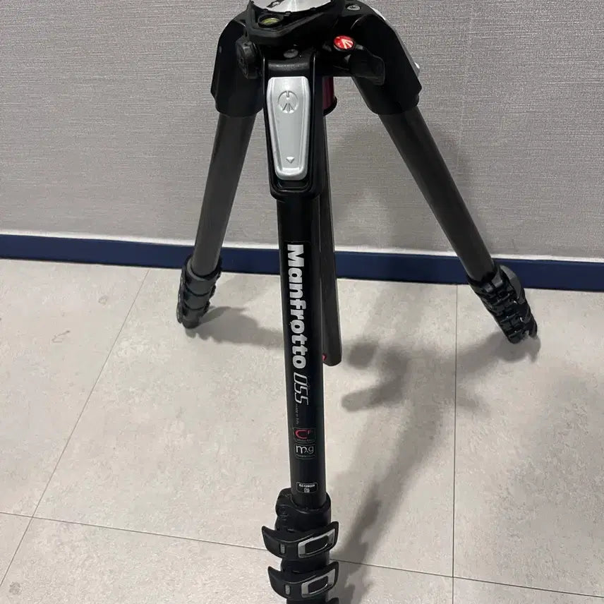 [BUNJANG] Manfrotto MT055CXPRO4 4-Section Carbon Fiber Tripod / 맨프로토 MT055CXPRO4 4단 카본 삼각대