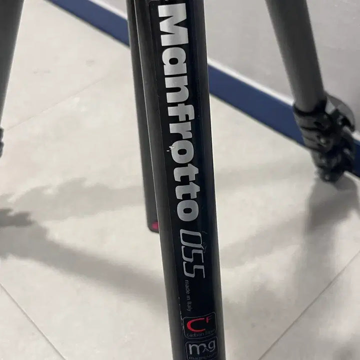 [BUNJANG] Manfrotto MT055CXPRO4 4-Section Carbon Fiber Tripod / 맨프로토 MT055CXPRO4 4단 카본 삼각대