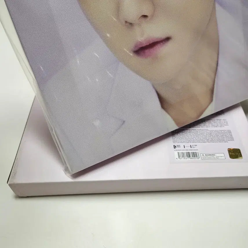 [BUNJANG] BTS THE BEST Photo Canvas Suga / [BTS] BTS THE BEST 포토 캔버스 슈가 판매