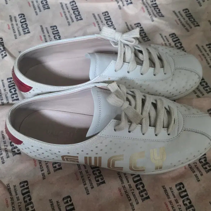 [BUNJANG] Gucci Star Punching Sneakers Beige / 구찌 스타 펀칭 스니커즈 베이지
