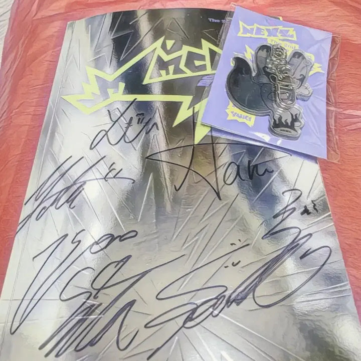 [BUNJANG] NEXZ Mmchk Signed Album &amp; Keyring / 넥스지 (NEXZ) Mmchkk 사인앨범 &amp; 키링