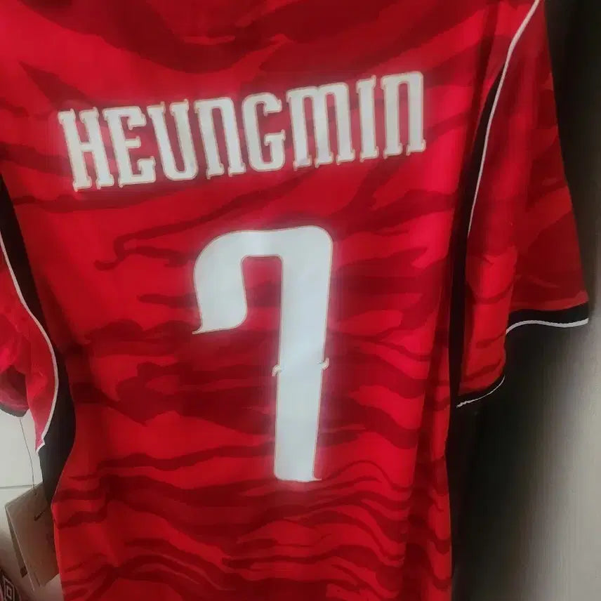 [BUNJANG] Son Heung-min National Team Authentic Replica Jersey (Size M) &amp; 137 Merch Bundle / 손흥민 국대 정품 유니폼 &amp; 137 굿즈 일괄 판매 먼저 오면 18