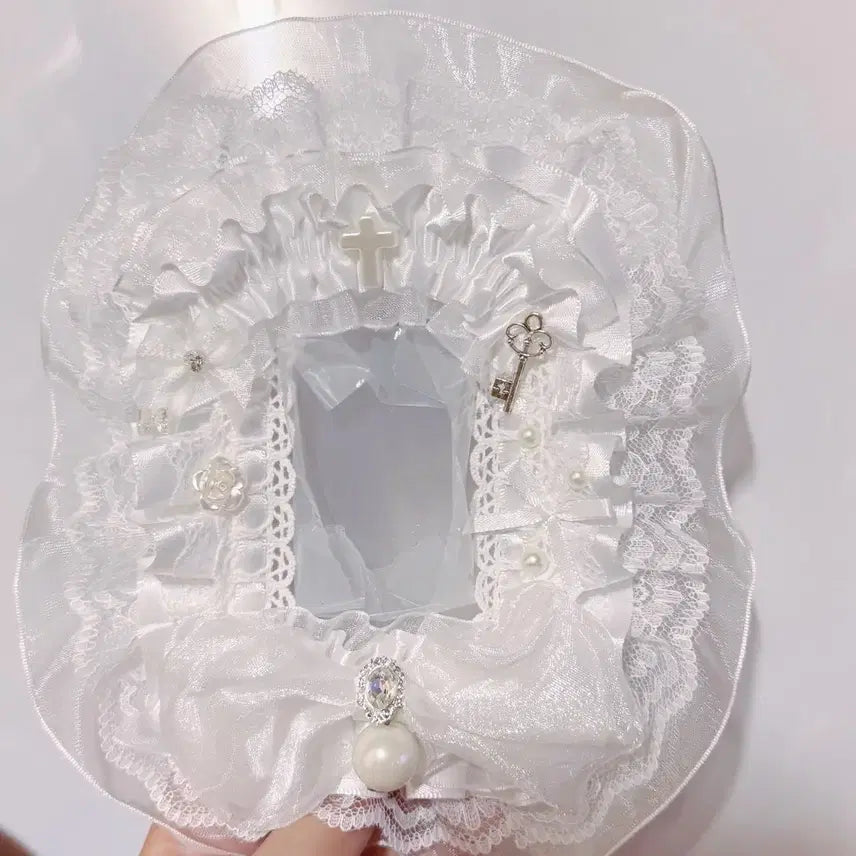 [SOLD OUT] 화이트 레이스 탑꾸 탑로더 꾸미기 핸드메이드 포카홀더