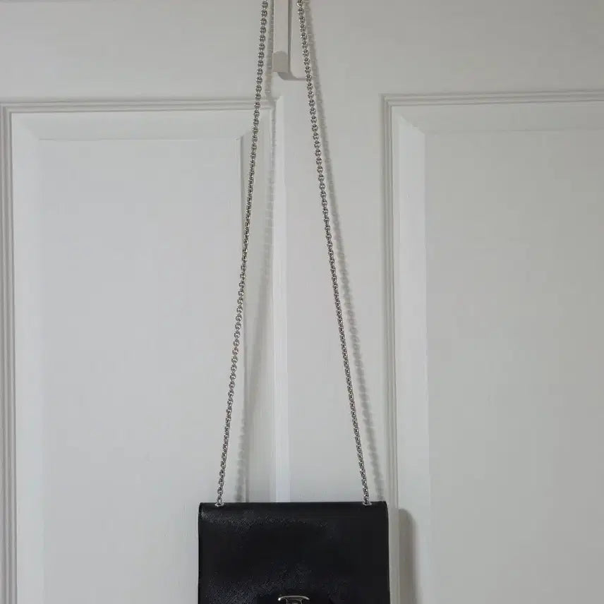 [SOLD OUT] 페라가모 바라 리본 지니백 은장