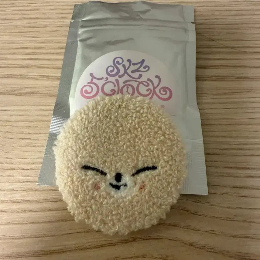 [SOLD OUT] 스트레이키즈 스키주 팬미팅 5기 부클 캔뱃지 폭시니
