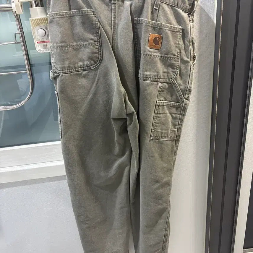 [SOLD OUT] 칼하트 더블니 38 32 판매합니다.