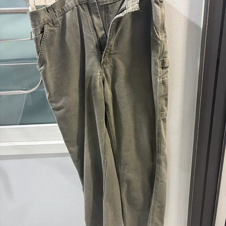 [SOLD OUT] 칼하트 더블니 38 32 판매합니다.