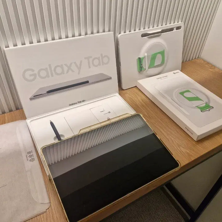 [BUNJANG] Samsung Galaxy Tab S8+ 128GB Silver / 삼성 갤럭시 탭 S8+ 플러스 128GB (케이스새것, S펜 포함) S급